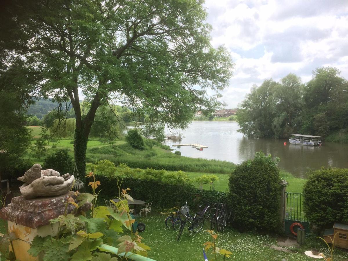 En Bord De Seine Bed & Breakfast Vetheuil Luaran gambar